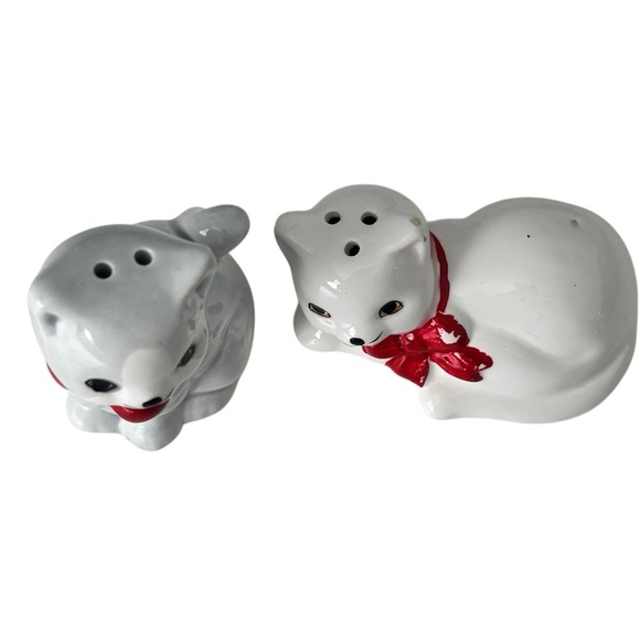 Vintage Mid-Century Ceramic Kitten/Cat Salt & Pepper Shakers, Red Bow Detail - Picture 8 of 16